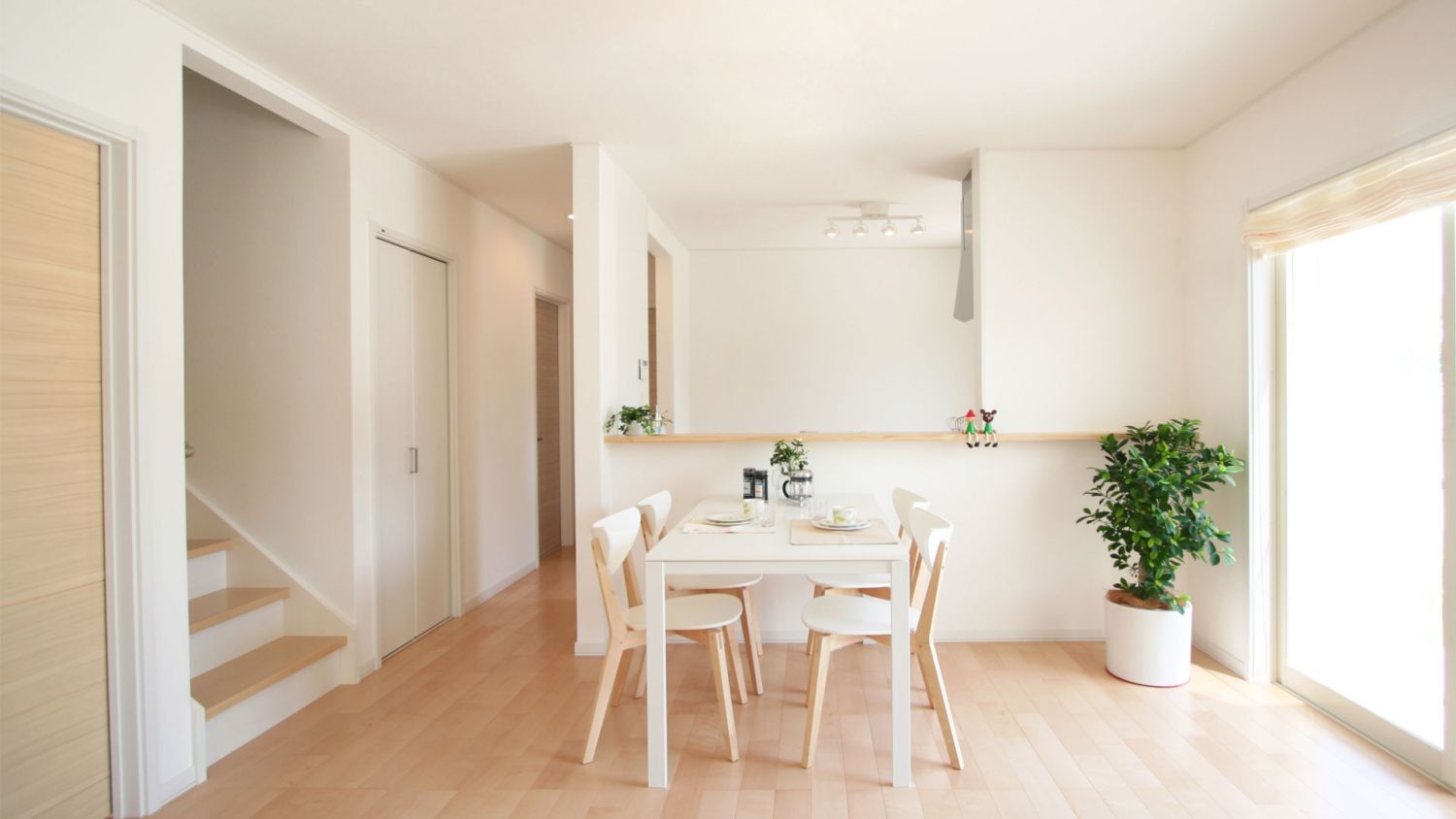 30坪の土地にはどのような家を建てることができる？平屋と二階建てのパターンで解説