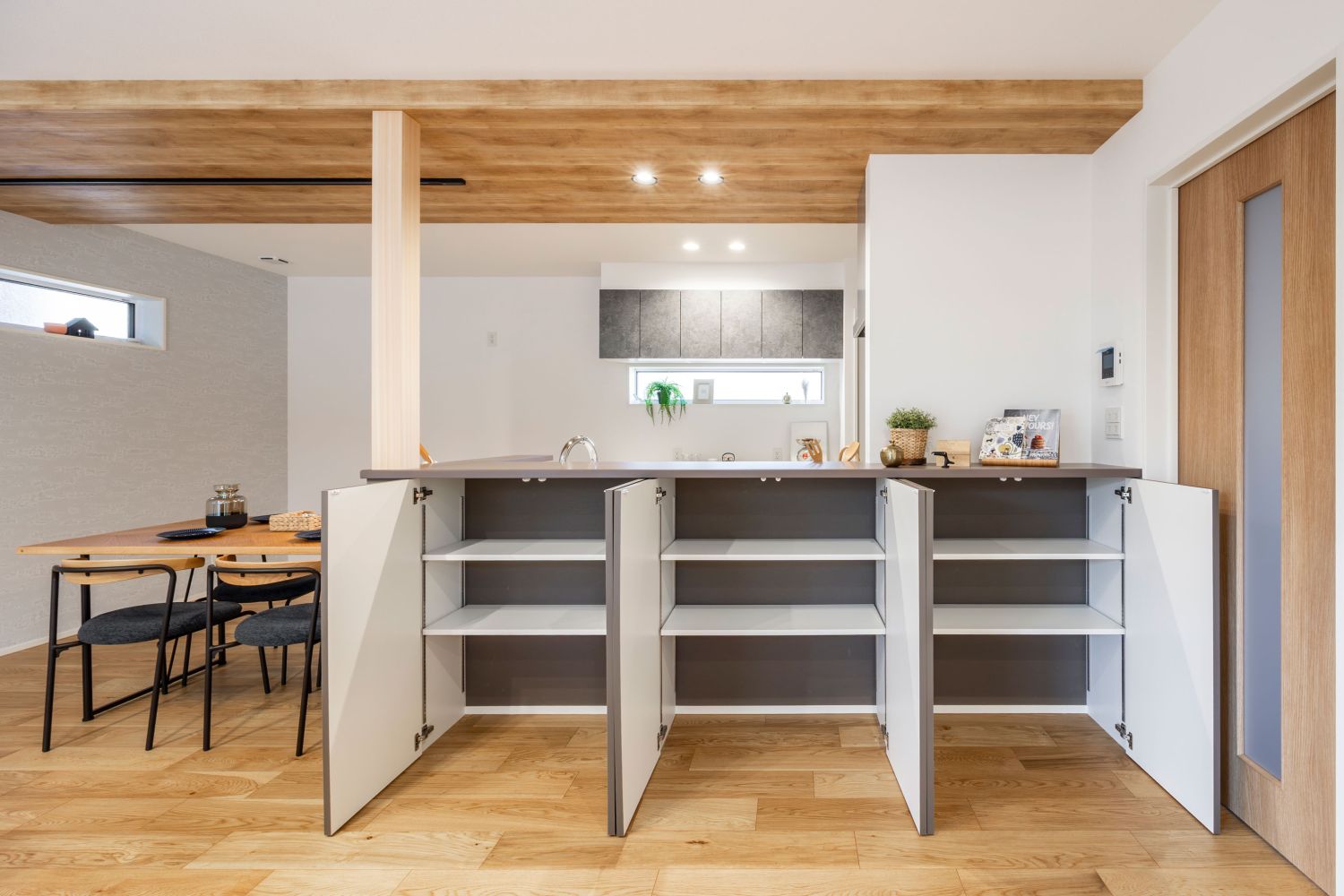 収納不足に悩まない家